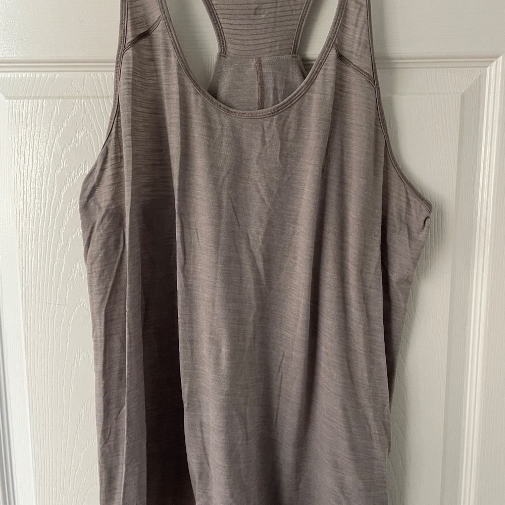 Lululemon Essential Tank Top Women's Size 14